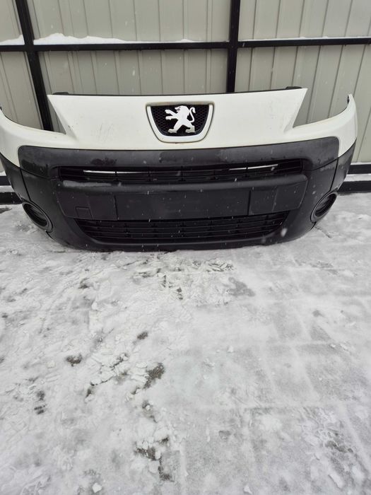 Zderzak przód przedni Peugeot partner kod EWPA rok 11