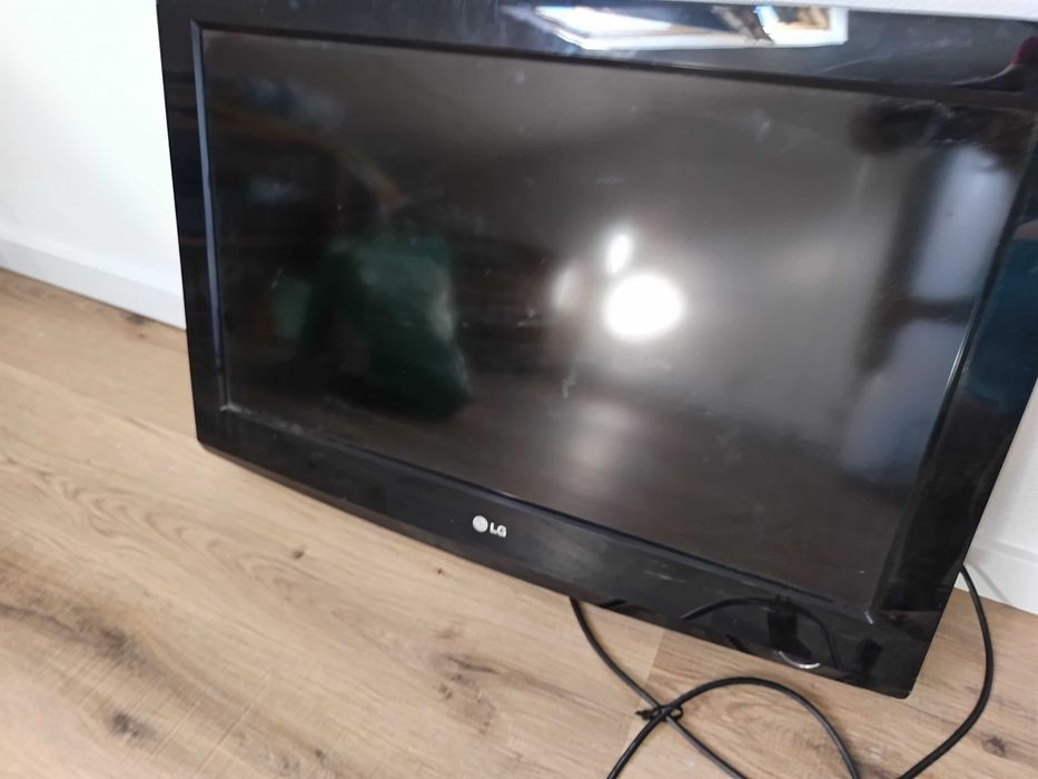 TV LG 40 polegadas - a funcionar