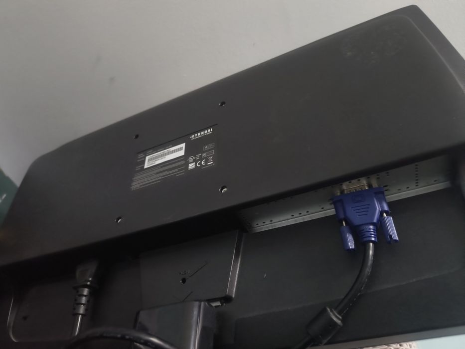 Monitor Hyundai 22"