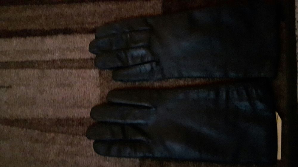 Skórzane rękawiczki i portfel