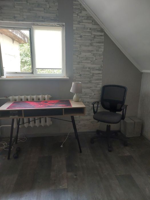 Здається в оренду частина будинкку ( центр міста)