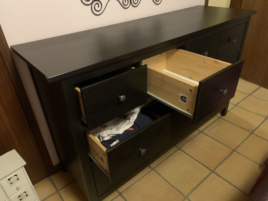 Cómoda com 8 gavetas Ikea