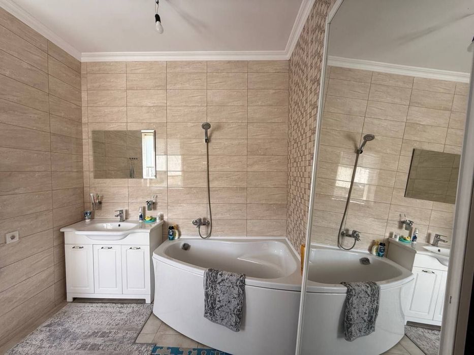 Затишний будинок для родини у Березівці.