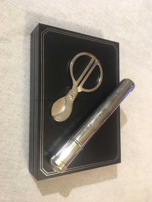 Magnífica Caixa p/ Charutos com cortador, Silea - NOVA