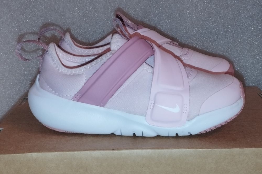 Nike нові кросівки дитячі оригінальні р.27