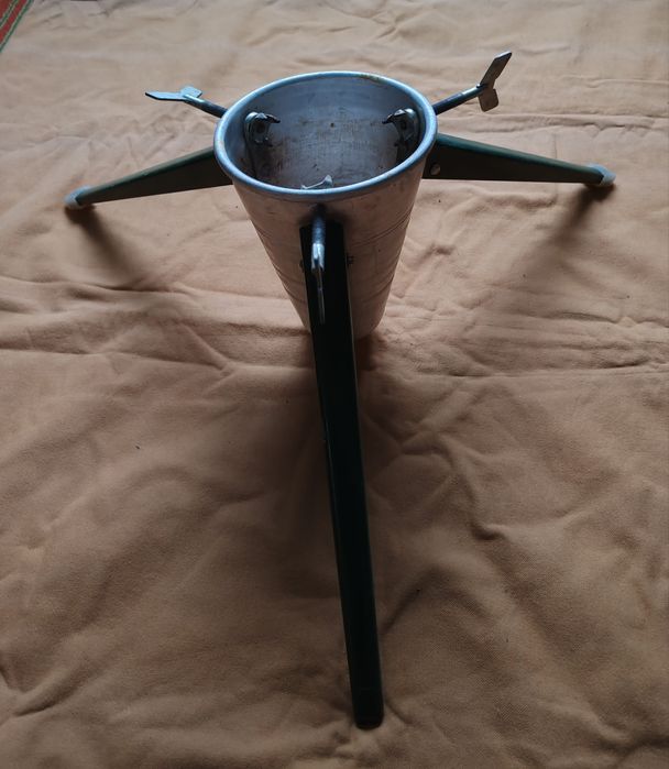 Підставка-тримач для ялинки.