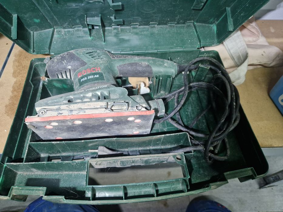 Szlifierka oscylacyjna Bosch PSS250 AE Low vibration