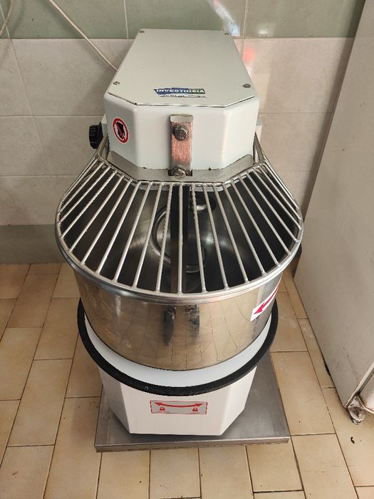 Amassadeira - 20L - 12 kg Massa - 2 Velocidades - Cuba Desmontável