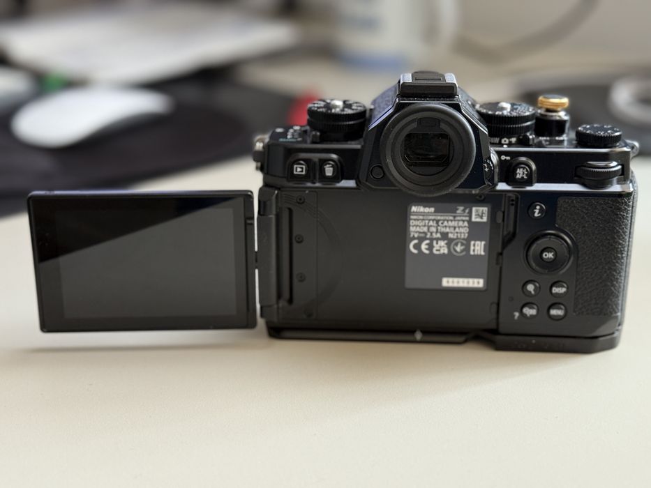 Nikon ZF + Grip Smallrig