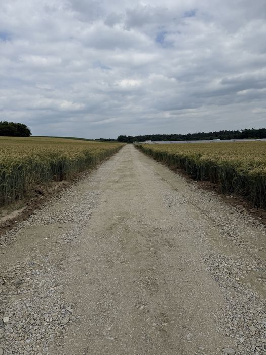 Drogi dojazdowe, utwardzenie placy manewrowych, kruszywo, podbudowa