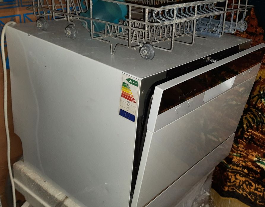 Посудомийна машина Elis&Elsa