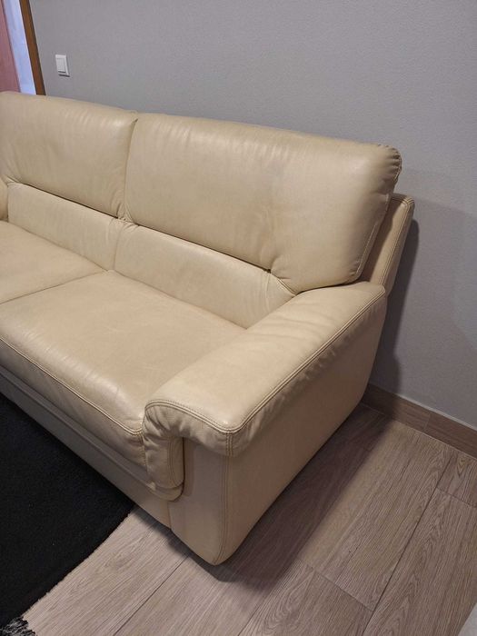 Sofá de Pele Genuína