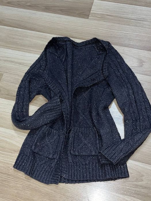 Кофта серая 6-9 лет, Пальто красное 6-10 лет