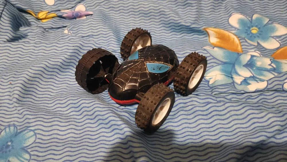 Инерционная машинка перевертыш Человек паук.