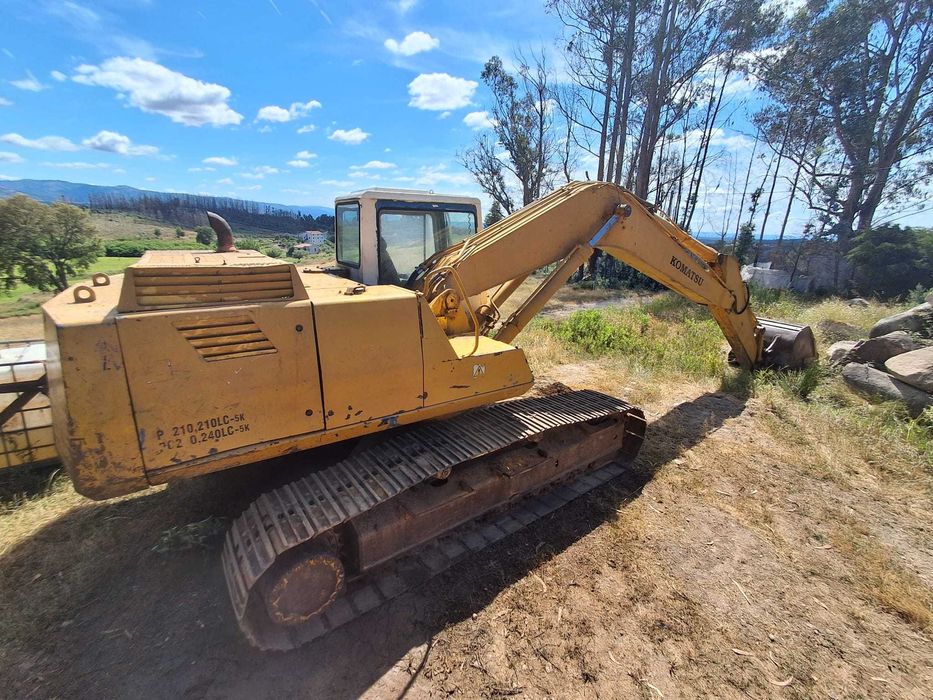 Escavadora Komatsu PC210-5k