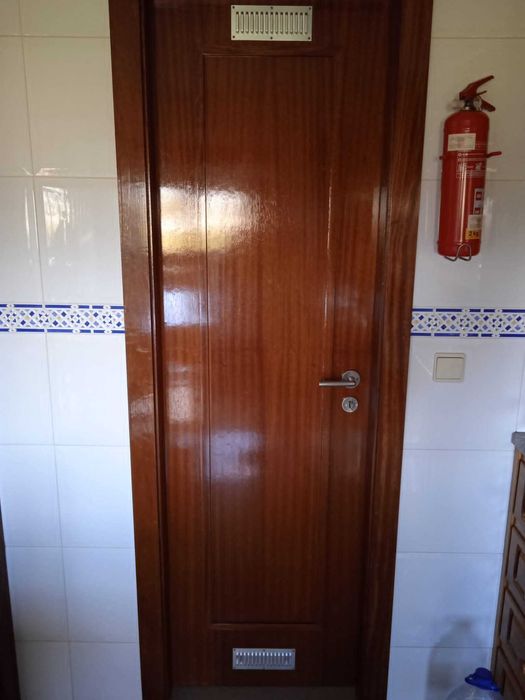 Portas interiores em madeira