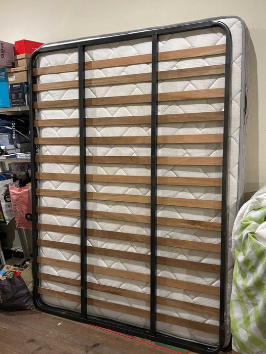 Cama de casal com colchão