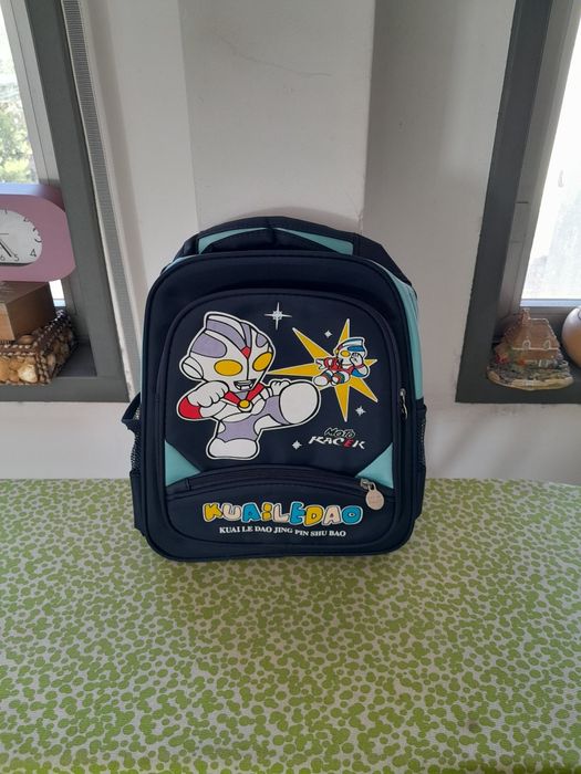 Vendo Mochila de Criança muito bonita nova