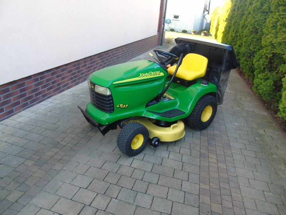 Traktorek kosiarka JOHN DEERE LT 133  13KM z pompą  kosz PO SERWISIE