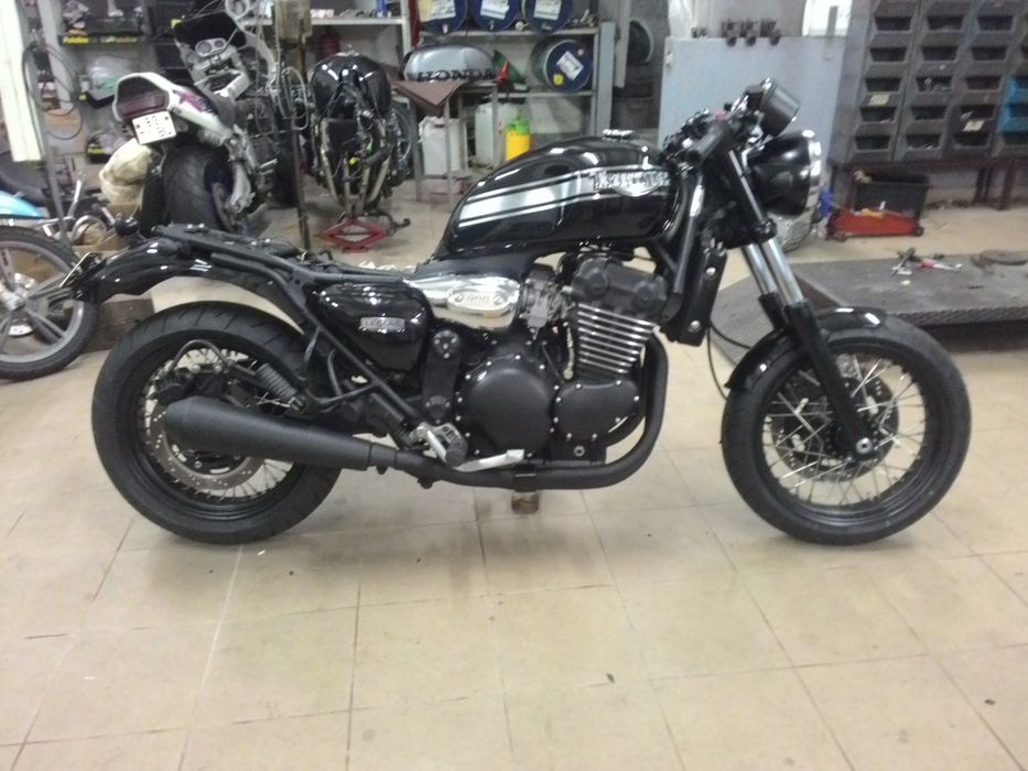 Triumph legend tt 900
