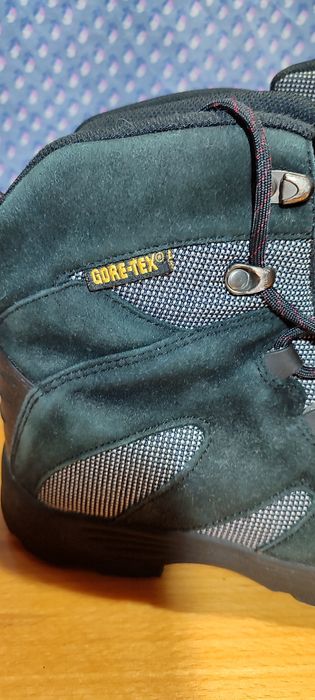 Продам ботинки для трекинга Viking  б/у.