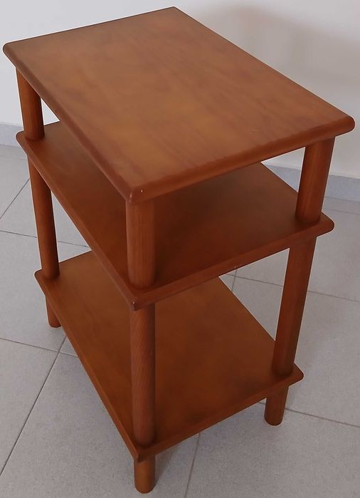 Vendo mesa de apoio em pinho mel