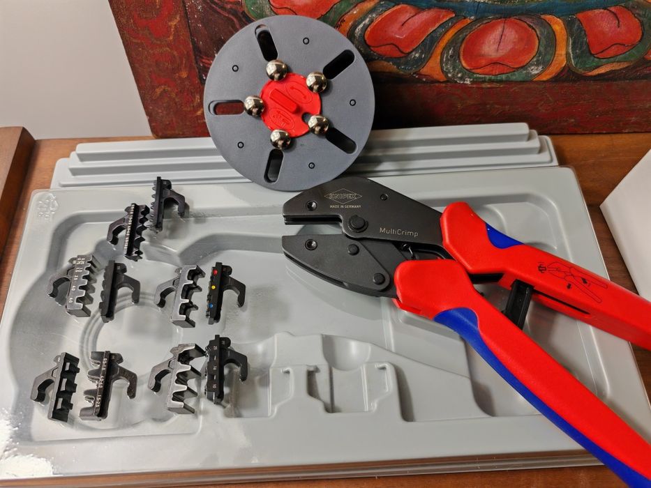 KNIPEX 97 33 02 Szczypce z magazynkiem 5 matryc 
SZCZYPCE DO