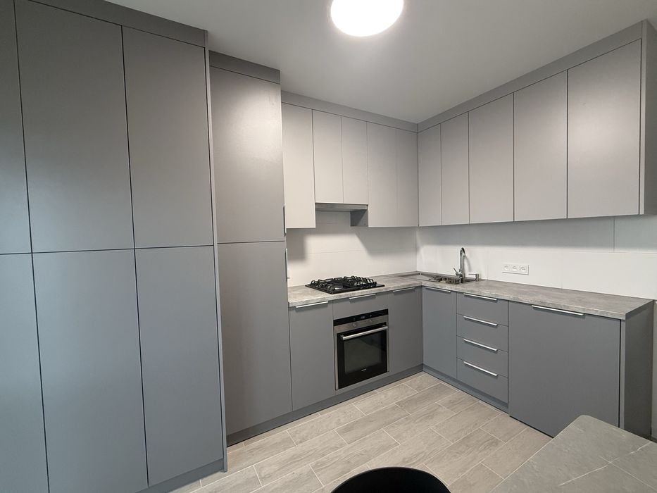 Перша здача, поруч з парком та озером