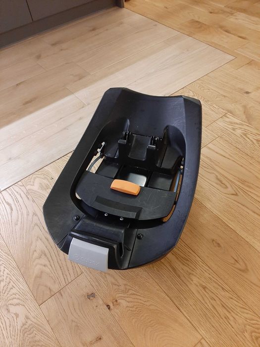 fotelik Cybex Aton Q z bazą izofix