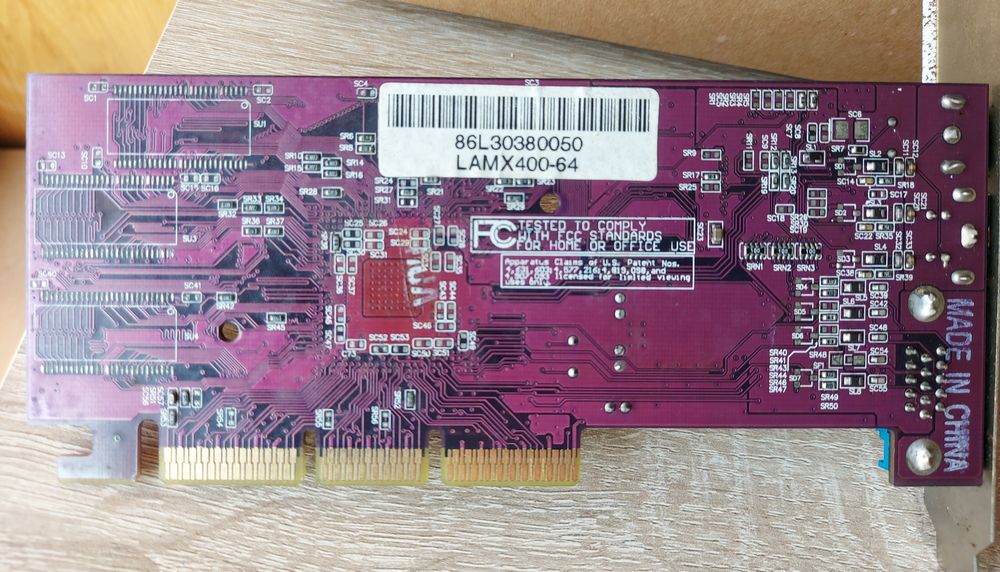 Placa gráfica NVIDIA GeForce2 MX 400 PCI 64 MB