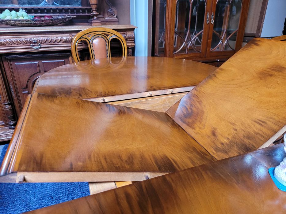 Mesa em madeira maciça - extensível - óptimo estado - Só a mesa