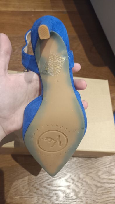Niebieskie buty Kylie z diamentami