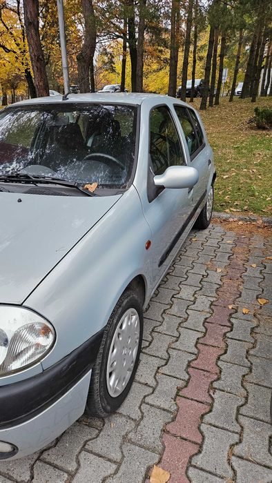 Renault Clio 2 1,2 8V 2001 rok
