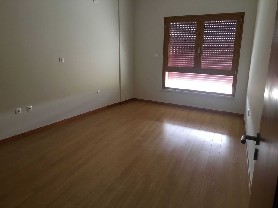 Apartamento T4 colinas do cruzeiro arrenda-se