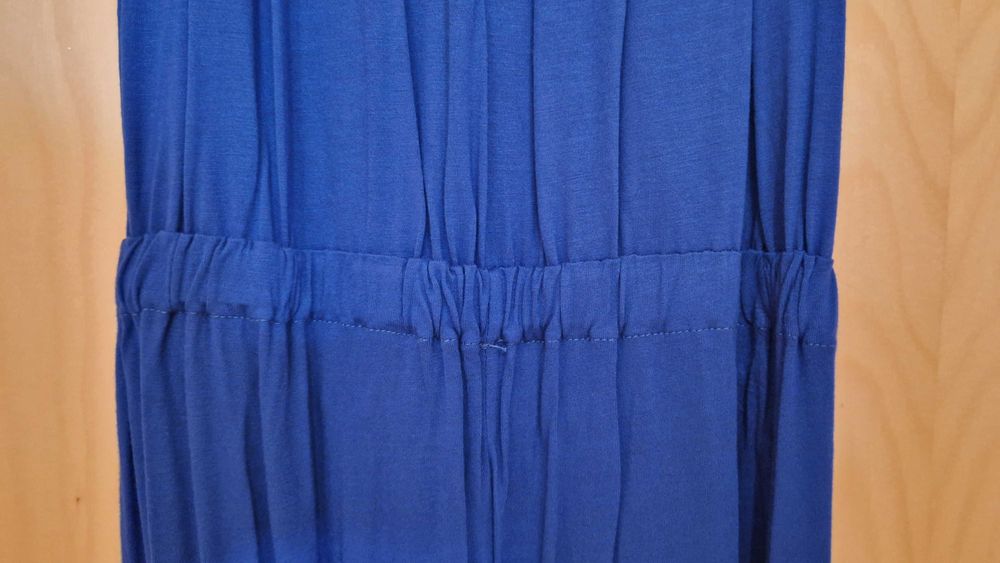 Macacão azul, marca Bershka, tamanho S, novo