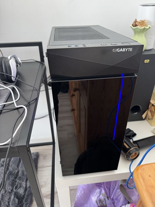 Obudowa gigabyte C200 glass