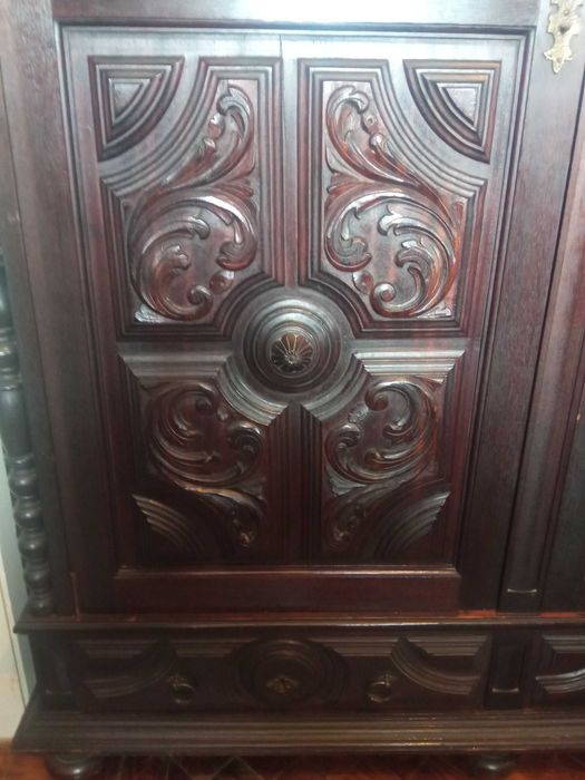 Guarda Vestidos Antigo Em Mogno