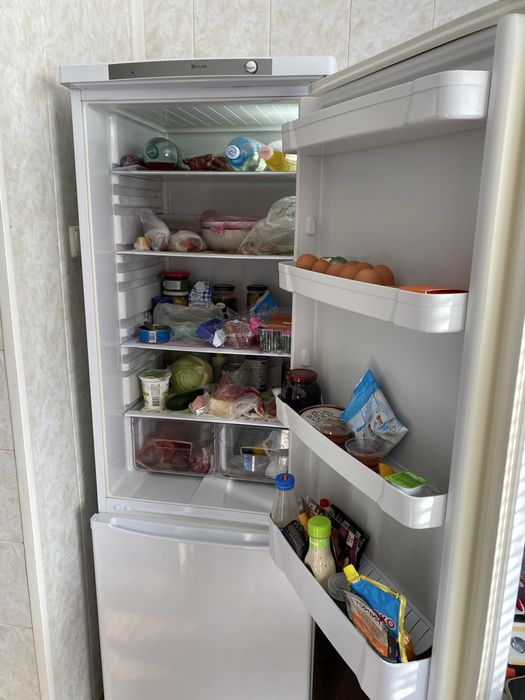 Холодильник двокамерний Indesit NBS18AA