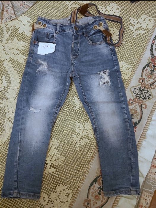 6 pares de calças e calções de marca.