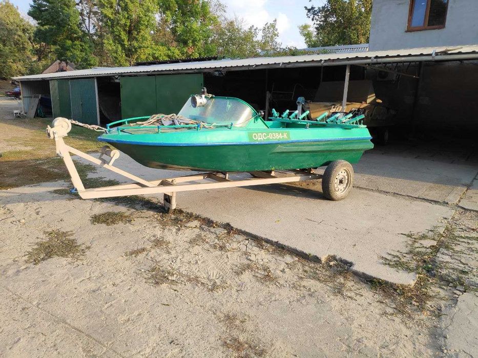 Катер Неман-1 с мотором Tohatsu M18 и местом на причале в Маяках.