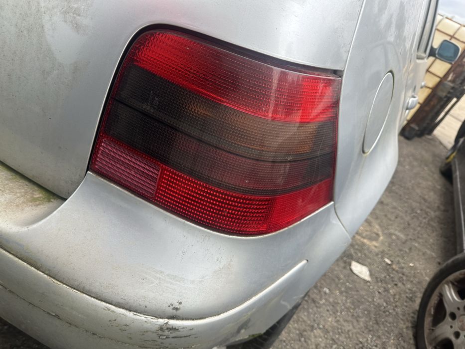 Farolins traseiros  Golf 4