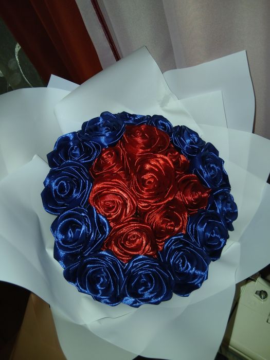 Букет з атласних лєнт 21 роза