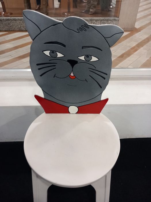 Cadeiras de criança  em madeira