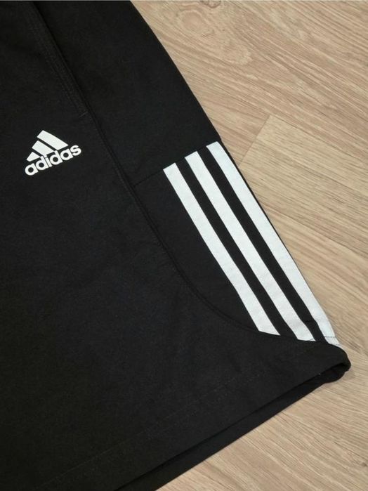 Шорти Adidas essentials, розмір xl