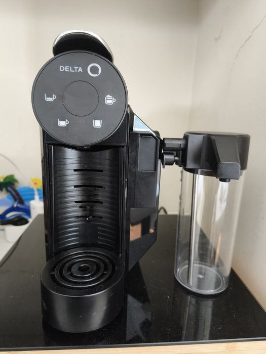Máquina de café Delta Q (com leite)