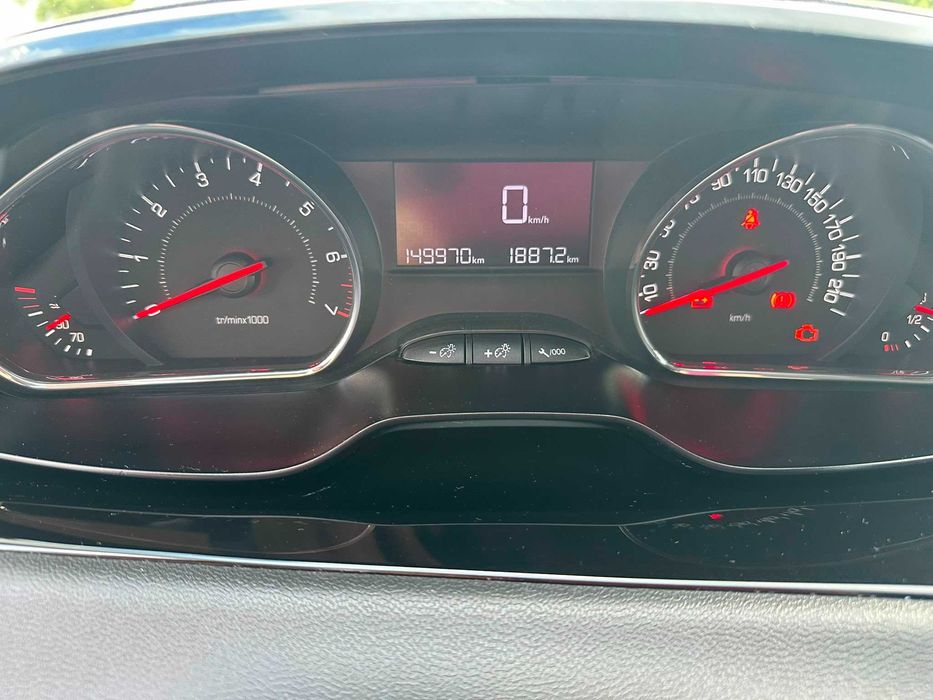 Peugeot 208 1.4 VTi Active – 2012 | 3 Portas | Pronto a Circular