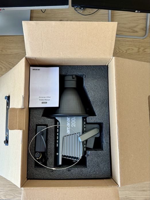 Студийный свет Amaran 200d + Софтбокс Godox P120L