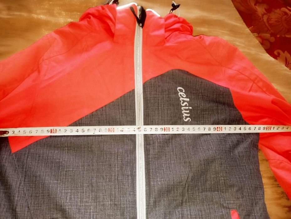 Зимова лижна куртка CELSIUS waterproof на 9-11 років, ріст 144-154 см