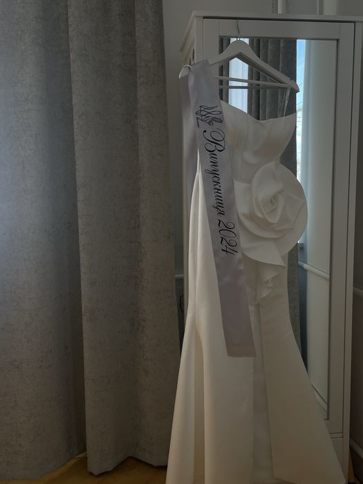 Випускна сукня,весільна сукня