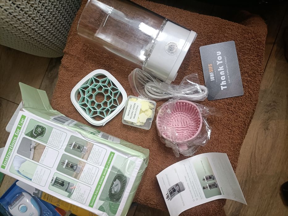 Elektryczna myjka do pędzli kosmetycznych